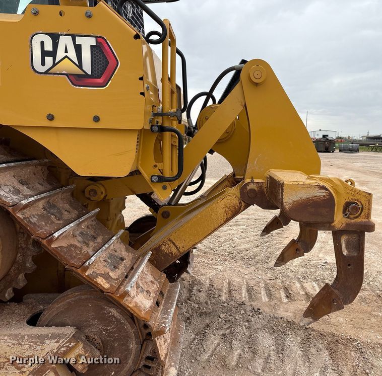 image for item EL2145 2020 Caterpillar D6 dozer