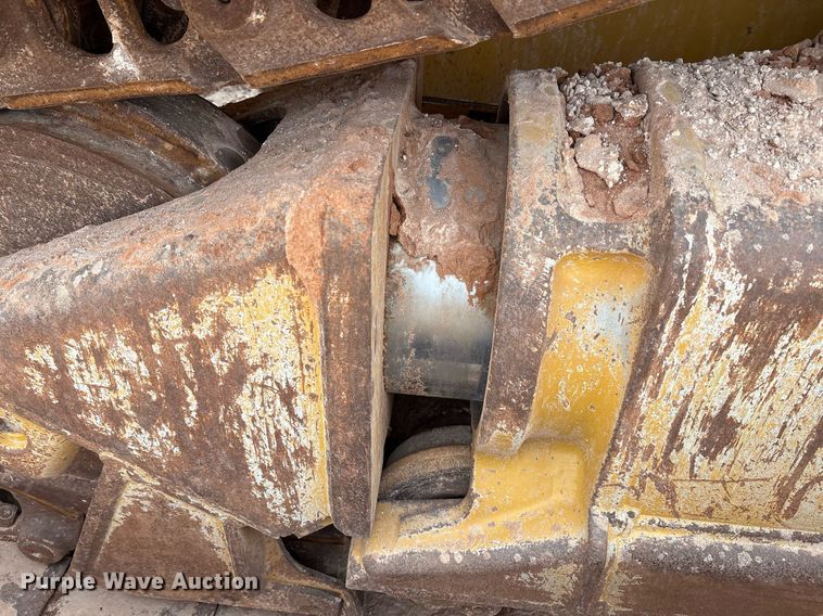 image for item EL2145 2020 Caterpillar D6 dozer