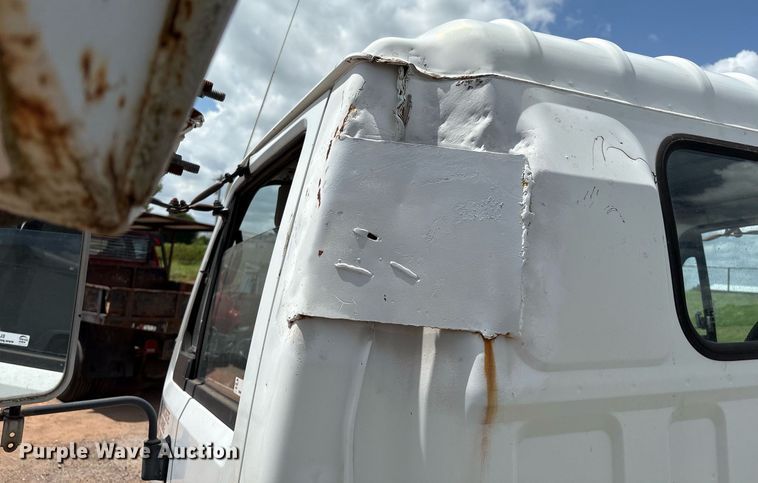 image for item EL2150 1995 Isuzu NPR vacuum truck