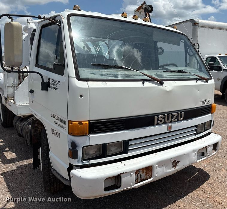 image for item EL2150 1995 Isuzu NPR vacuum truck