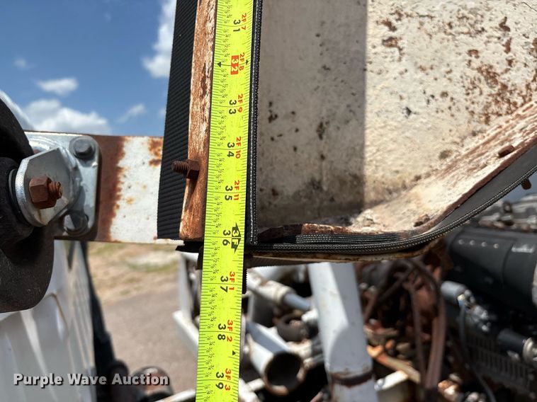 image for item EL2150 1995 Isuzu NPR vacuum truck