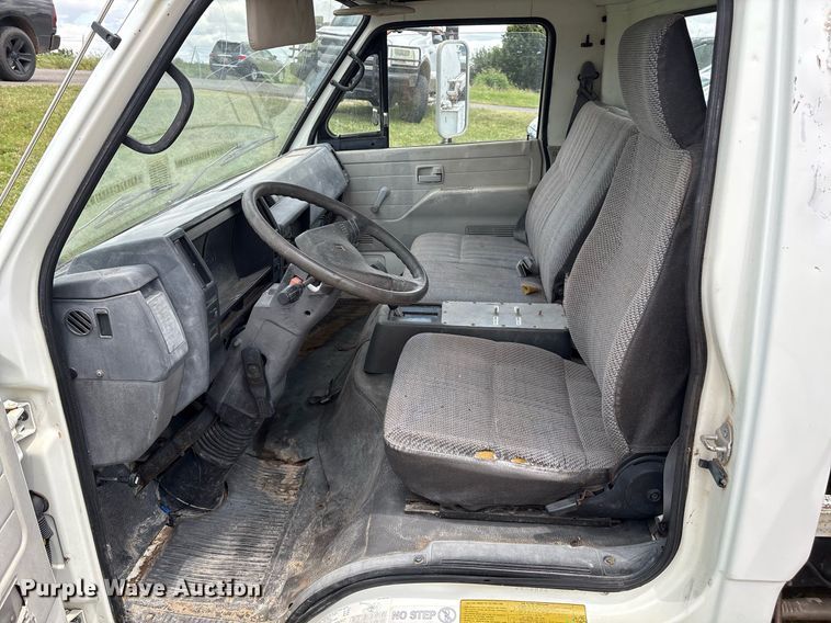 image for item EL2150 1995 Isuzu NPR vacuum truck