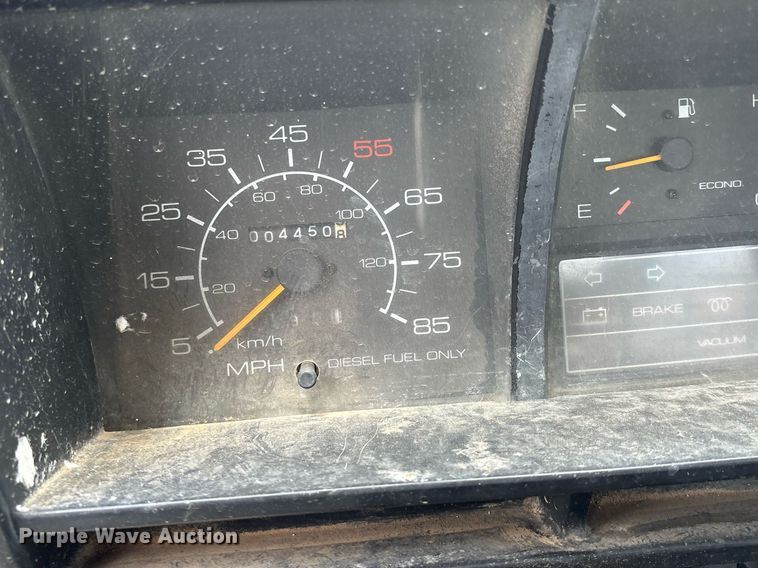 image for item EL2150 1995 Isuzu NPR vacuum truck