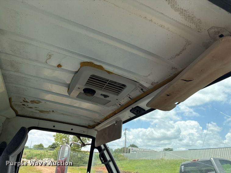 image for item EL2150 1995 Isuzu NPR vacuum truck