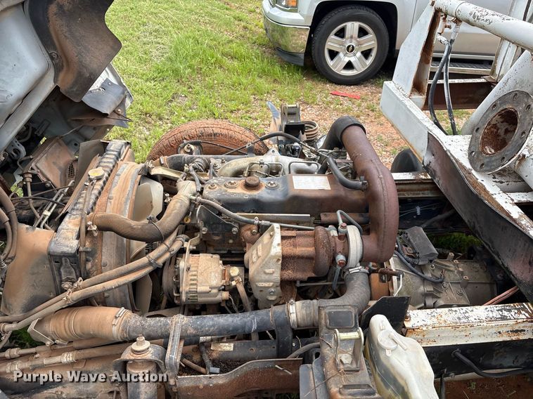 image for item EL2150 1995 Isuzu NPR vacuum truck