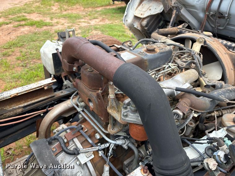 image for item EL2150 1995 Isuzu NPR vacuum truck