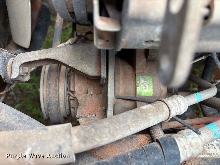 image for item EL2150 1995 Isuzu NPR vacuum truck