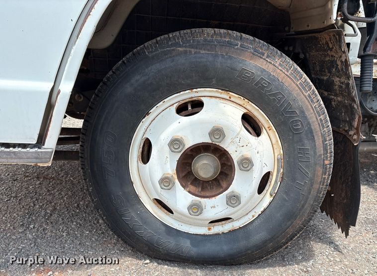 image for item EL2150 1995 Isuzu NPR vacuum truck