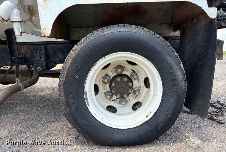 image for item EL2150 1995 Isuzu NPR vacuum truck