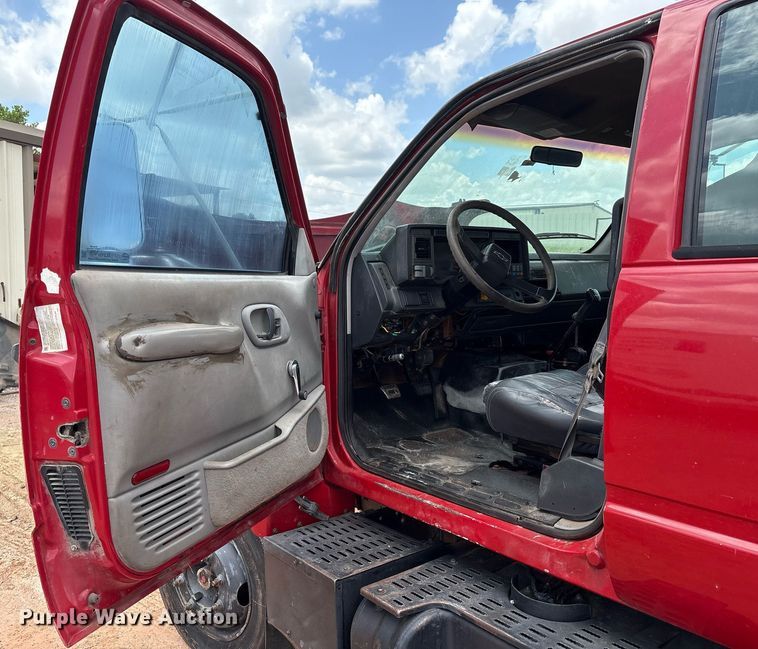 image for item EL2151 2000 Chevrolet C7500 Crew Cab dump flatbed truck