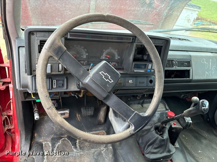 image for item EL2151 2000 Chevrolet C7500 Crew Cab dump flatbed truck