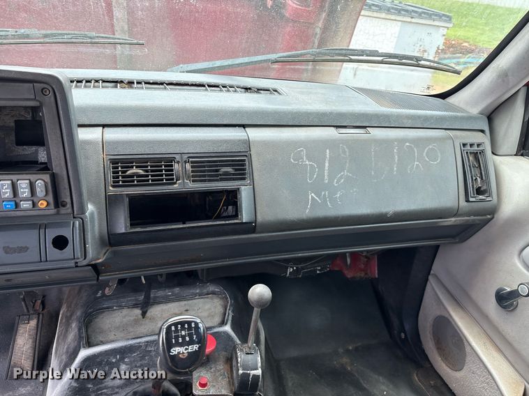 image for item EL2151 2000 Chevrolet C7500 Crew Cab dump flatbed truck