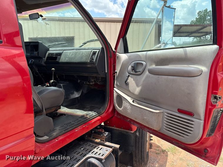 image for item EL2151 2000 Chevrolet C7500 Crew Cab dump flatbed truck