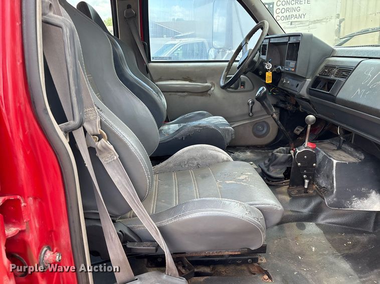 image for item EL2151 2000 Chevrolet C7500 Crew Cab dump flatbed truck