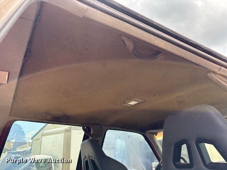 image for item EL2151 2000 Chevrolet C7500 Crew Cab dump flatbed truck