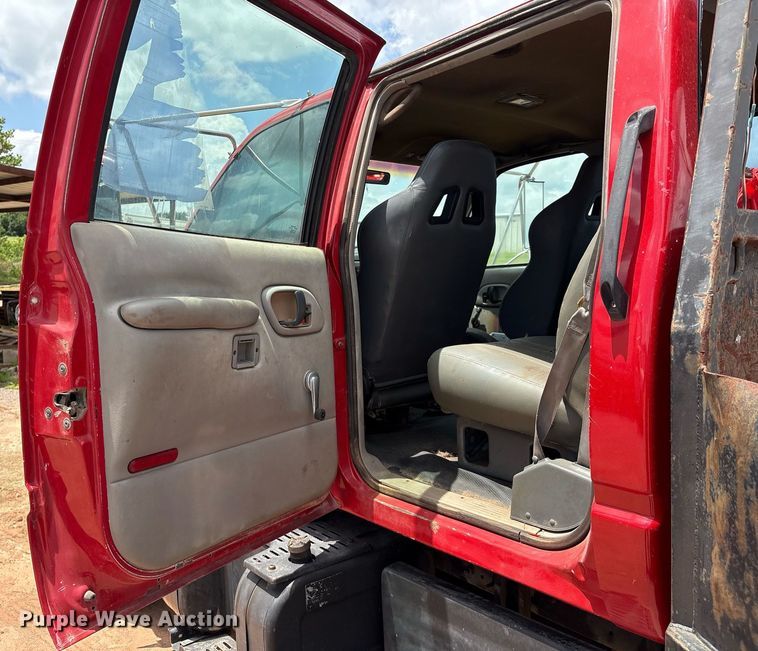 image for item EL2151 2000 Chevrolet C7500 Crew Cab dump flatbed truck