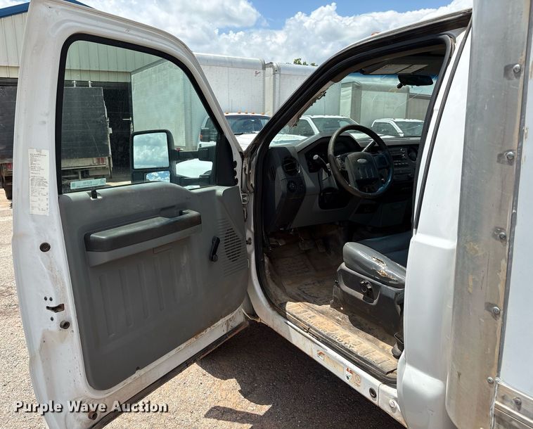 image for item EL2152 2012 Ford F550 Super Duty XL box truck