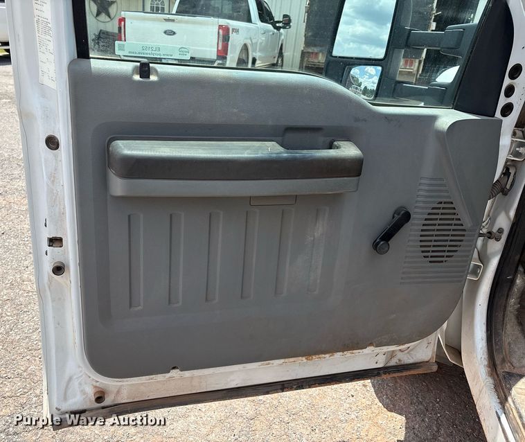 image for item EL2152 2012 Ford F550 Super Duty XL box truck