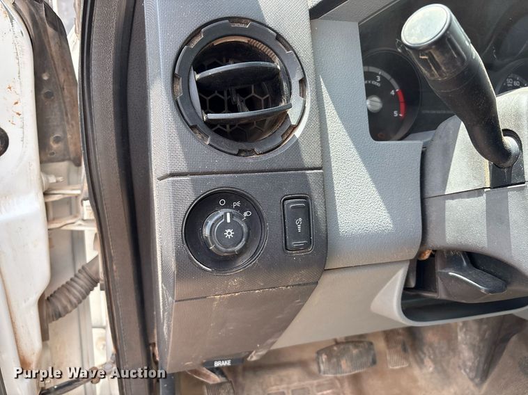 image for item EL2152 2012 Ford F550 Super Duty XL box truck