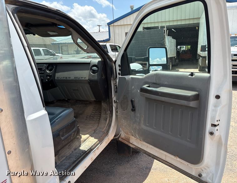 image for item EL2152 2012 Ford F550 Super Duty XL box truck