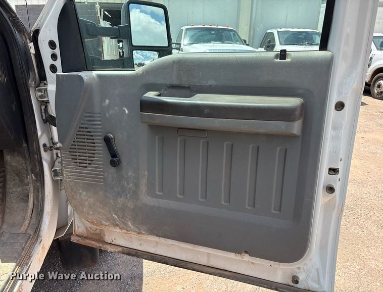 image for item EL2152 2012 Ford F550 Super Duty XL box truck