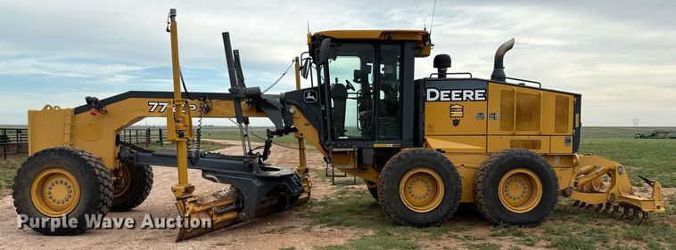 image for item EL2157 2013 John Deere 772G motor grader