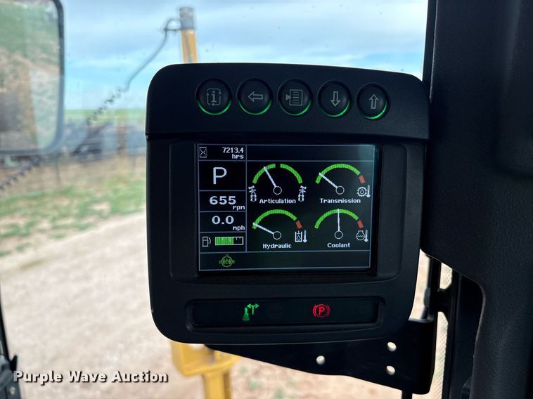 image for item EL2157 2013 John Deere 772G motor grader