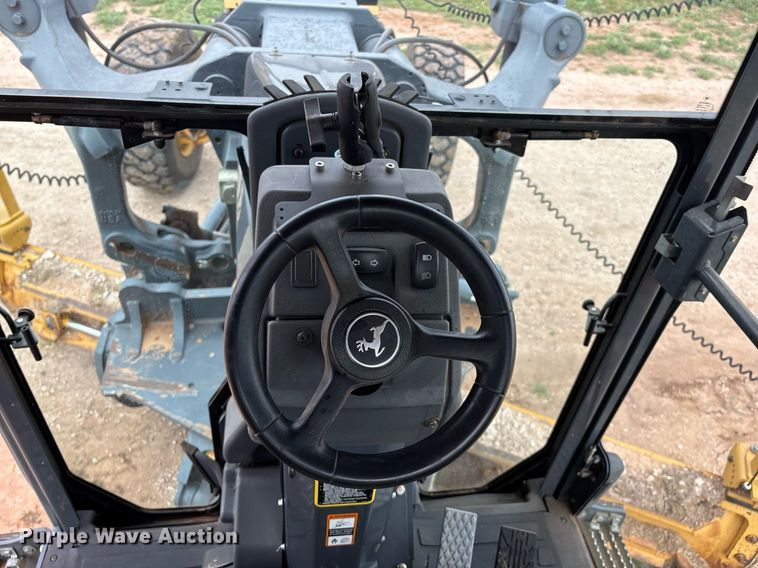 image for item EL2157 2013 John Deere 772G motor grader