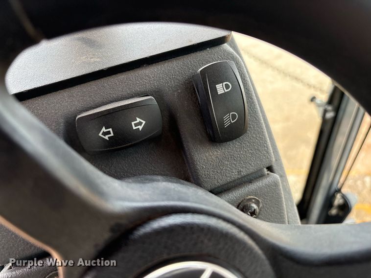 image for item EL2157 2013 John Deere 772G motor grader