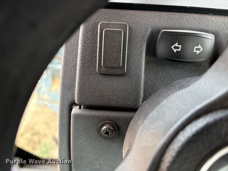 image for item EL2157 2013 John Deere 772G motor grader