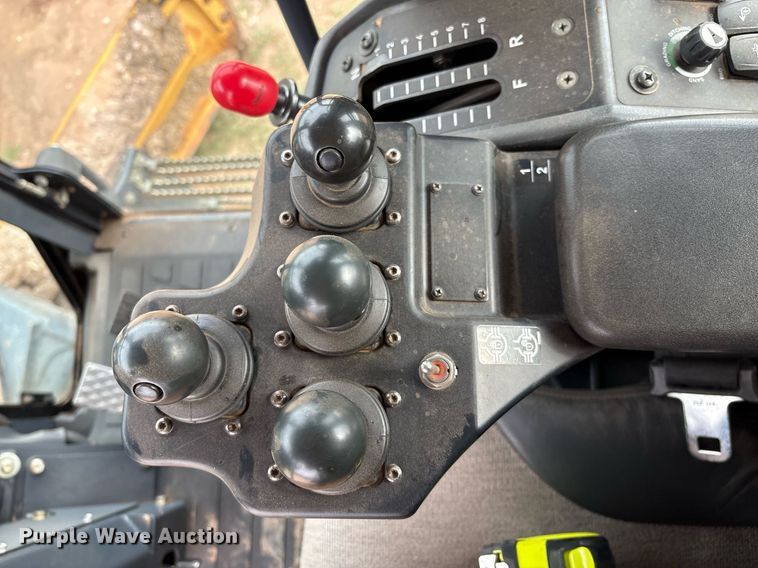 image for item EL2157 2013 John Deere 772G motor grader