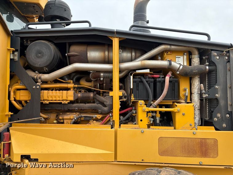 image for item EL2157 2013 John Deere 772G motor grader