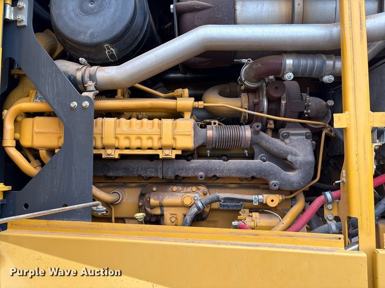 image for item EL2157 2013 John Deere 772G motor grader