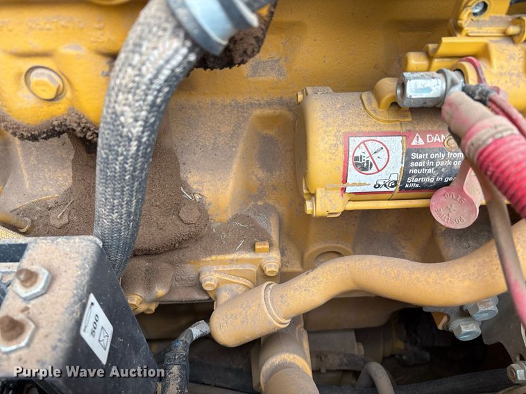 image for item EL2157 2013 John Deere 772G motor grader