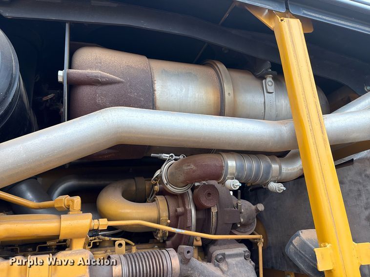 image for item EL2157 2013 John Deere 772G motor grader