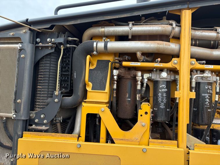 image for item EL2157 2013 John Deere 772G motor grader