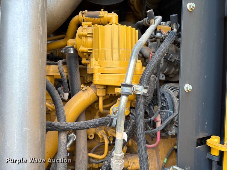 image for item EL2157 2013 John Deere 772G motor grader