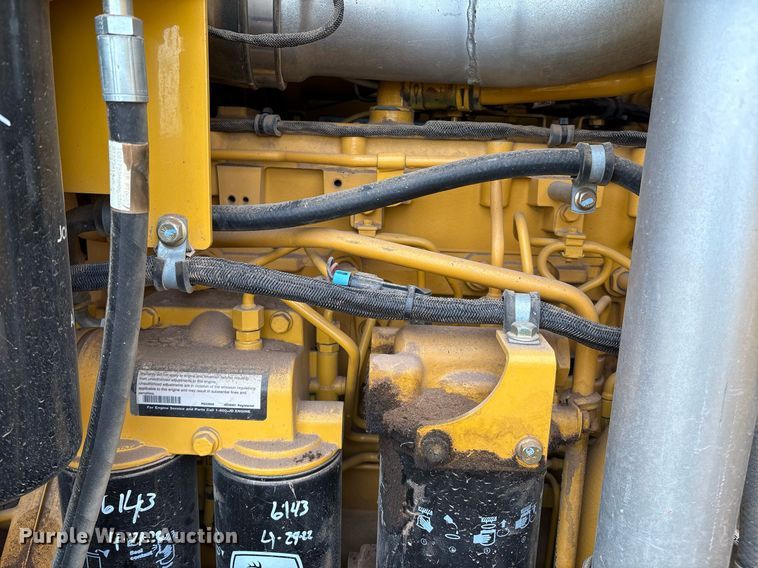 image for item EL2157 2013 John Deere 772G motor grader