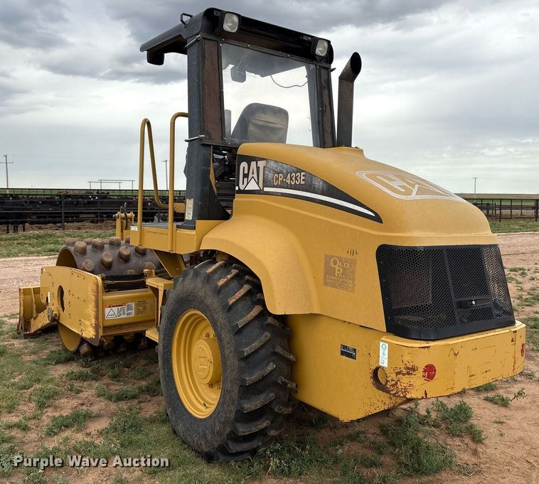 image for item EL2158 2005 Caterpillar CP433E single drum vibratory roller