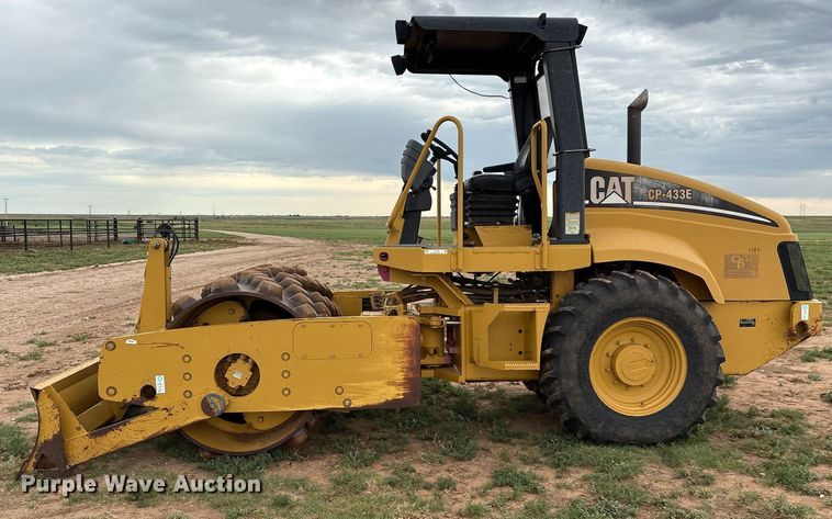 image for item EL2158 2005 Caterpillar CP433E single drum vibratory roller