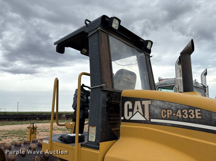 image for item EL2158 2005 Caterpillar CP433E single drum vibratory roller