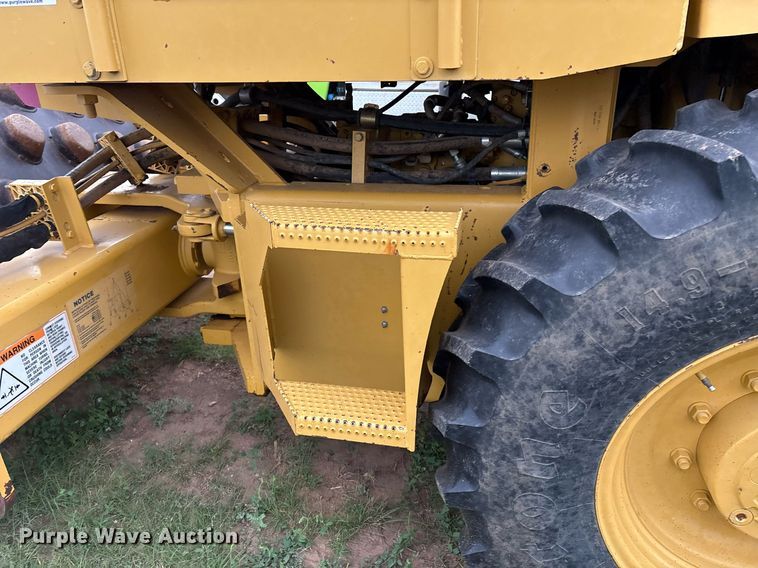 image for item EL2158 2005 Caterpillar CP433E single drum vibratory roller