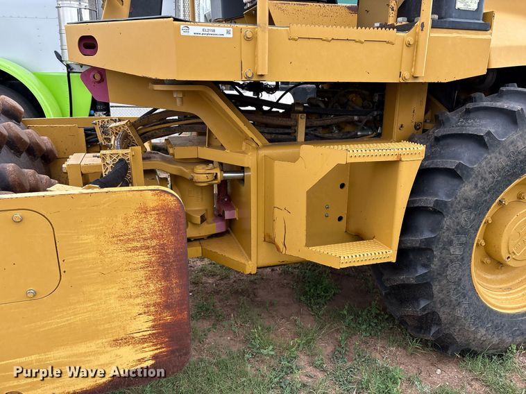 image for item EL2158 2005 Caterpillar CP433E single drum vibratory roller