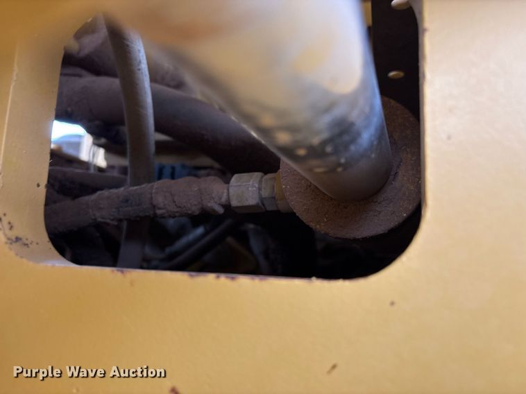 image for item EL2158 2005 Caterpillar CP433E single drum vibratory roller