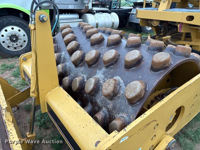 image for item EL2158 2005 Caterpillar CP433E single drum vibratory roller