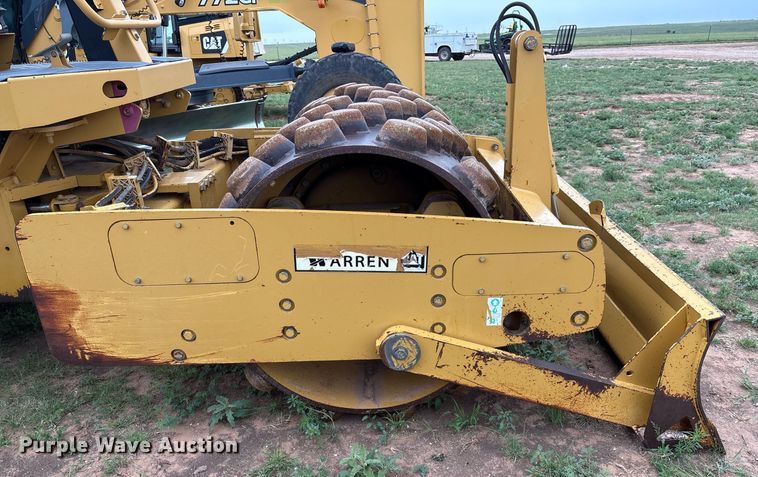 image for item EL2158 2005 Caterpillar CP433E single drum vibratory roller