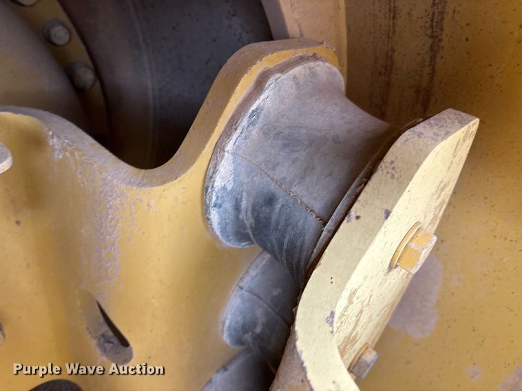 image for item EL2158 2005 Caterpillar CP433E single drum vibratory roller