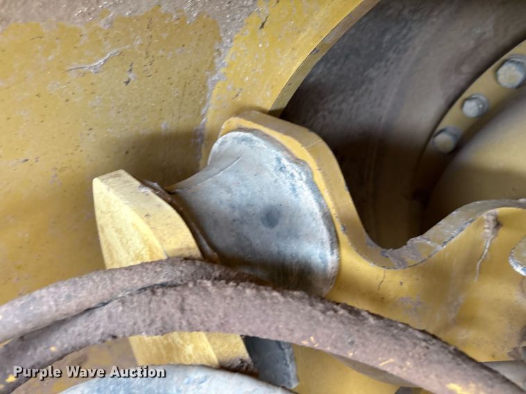 image for item EL2158 2005 Caterpillar CP433E single drum vibratory roller