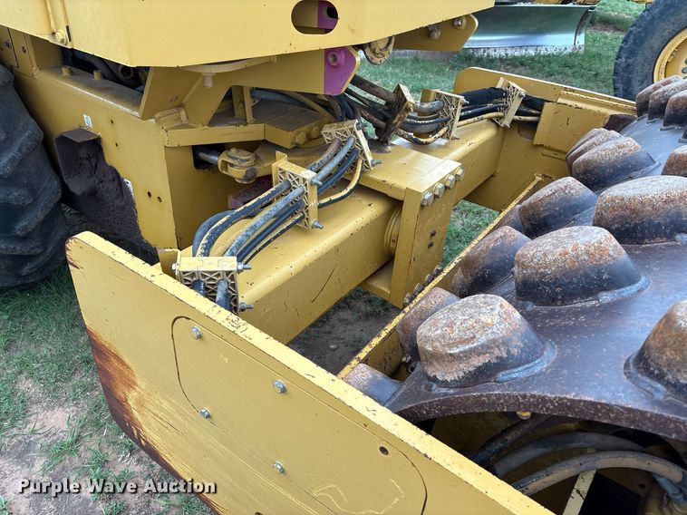 image for item EL2158 2005 Caterpillar CP433E single drum vibratory roller