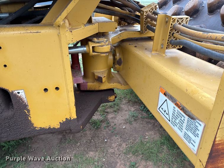 image for item EL2158 2005 Caterpillar CP433E single drum vibratory roller